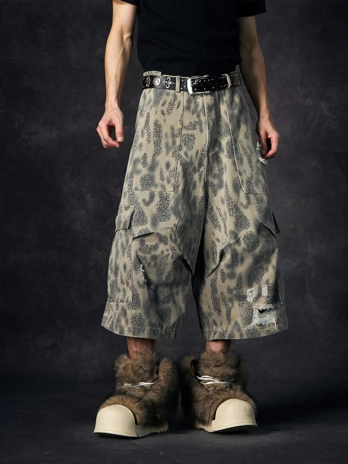 Hochwertige, kurze Jeansshorts mit Leopardenmuster