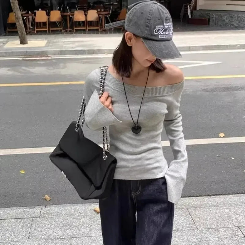 Eleganter schulterfreier Pullover