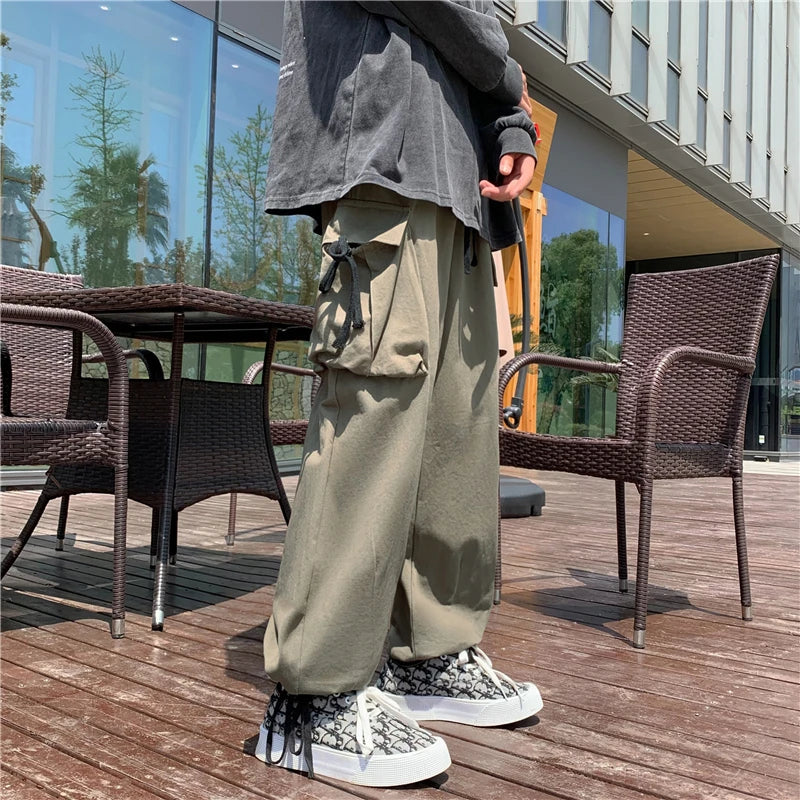 Vielseitige Streetwear-Cargohose mit weitem Bein