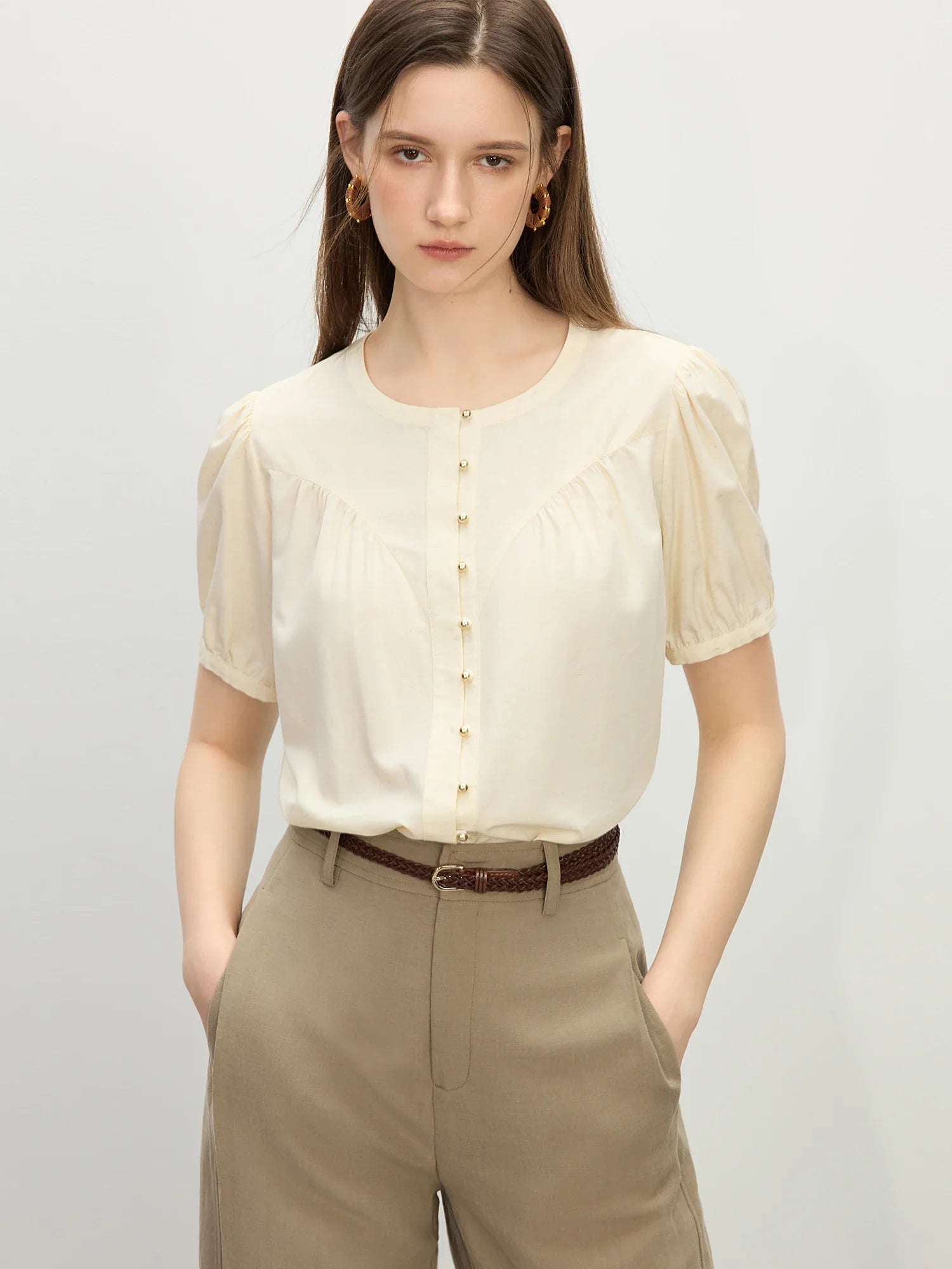 Elegante Strickjacke im französischen Stil mit Rundhalsausschnitt
