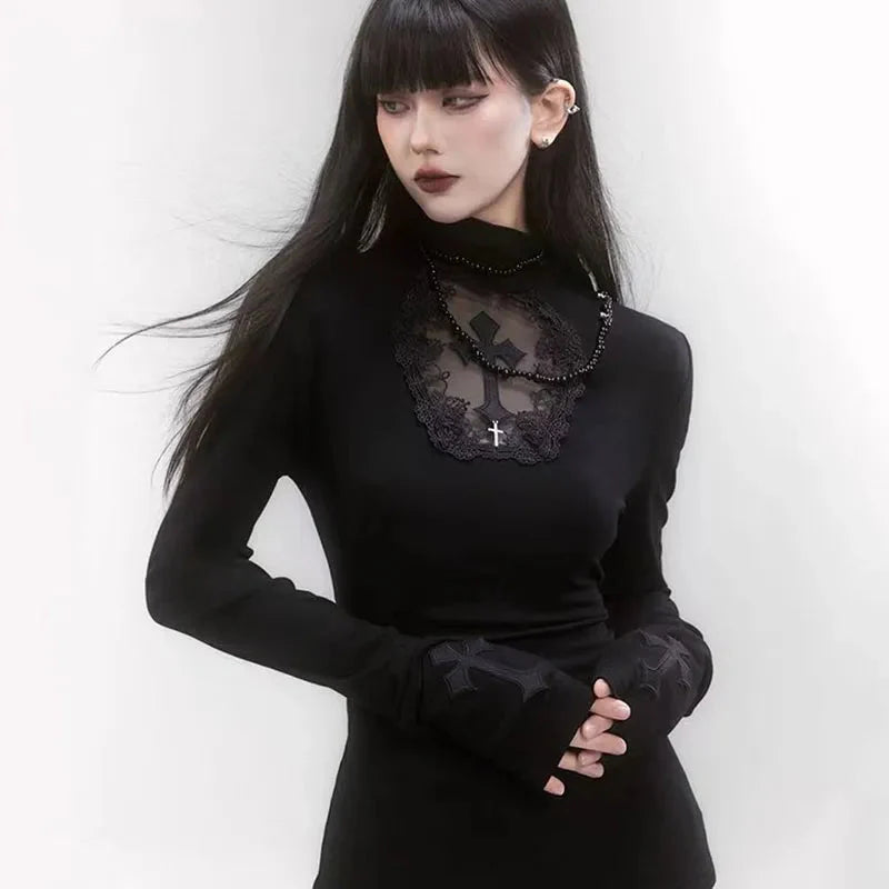 Yedinas Schwarzes T-Shirt mit gotischem Kreuz-Motiv
