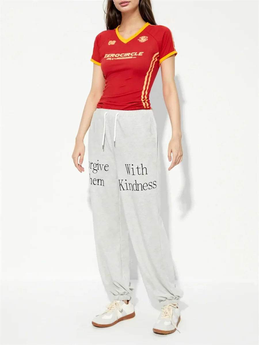 Bequeme Jogginghose mit Buchstabenprint und Kordelzug