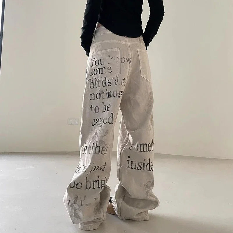 Lässige Jeans mit coolem Retro-Print amerikanischer Buchstaben