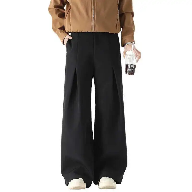 Amerikanische Hose mit weitem Bein und Falten