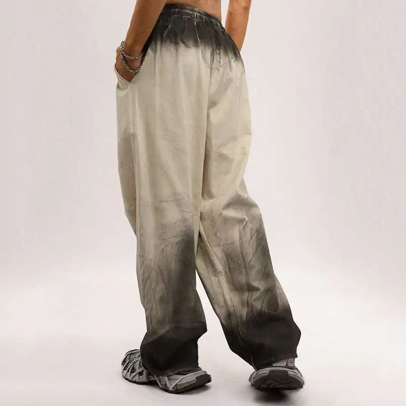 Lässige, lockere Hose mit Kordelzug und Falten