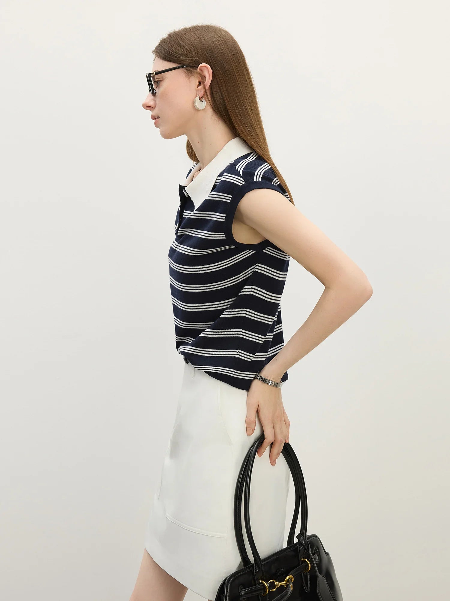 Lässiges, gestreiftes, ärmelloses Strick-T-Shirt für Damen mit Knopfkragen