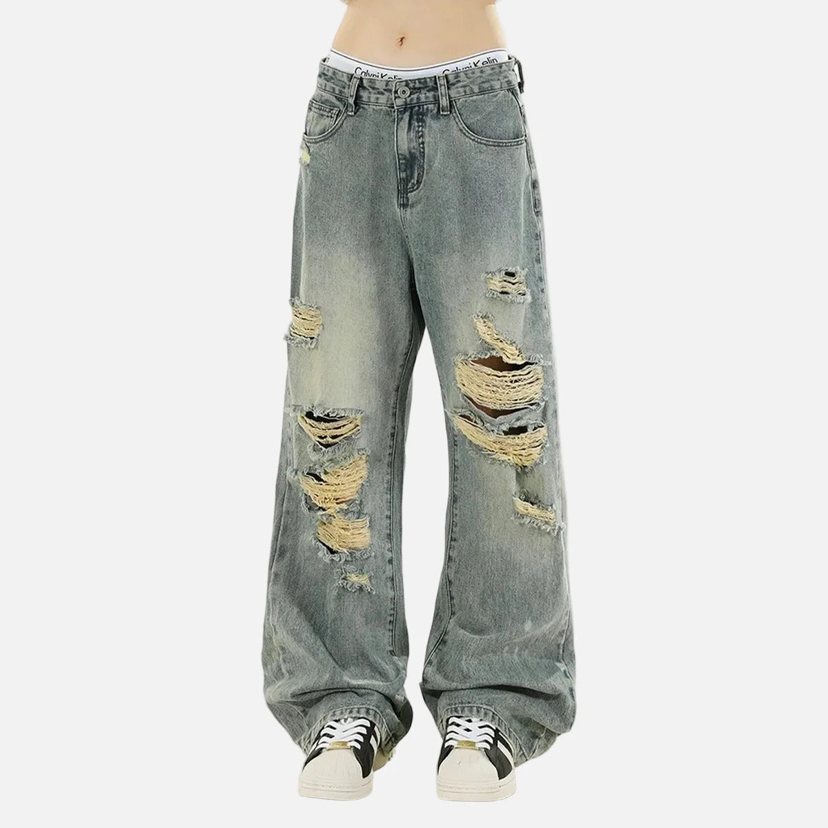 Y2K Strapazierfähige, im Used-Look gehaltene Schlagjeans aus Denim