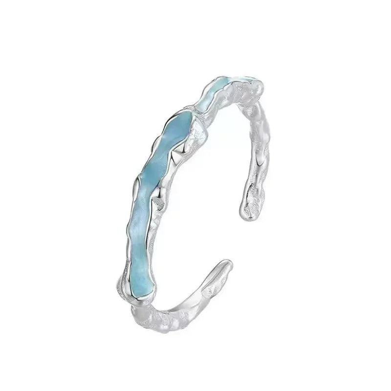 Ring aus Sterlingsilber mit kühler blauer Tropfenglasur