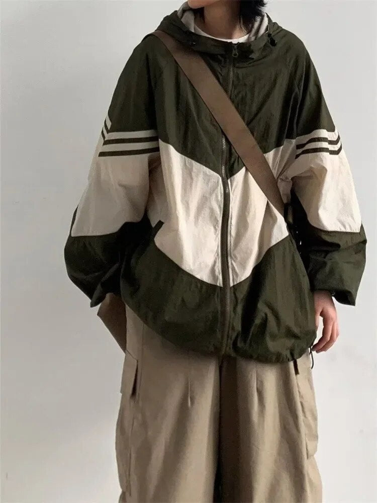 Oversize-Jacke mit Kapuze und Farbblockmuster