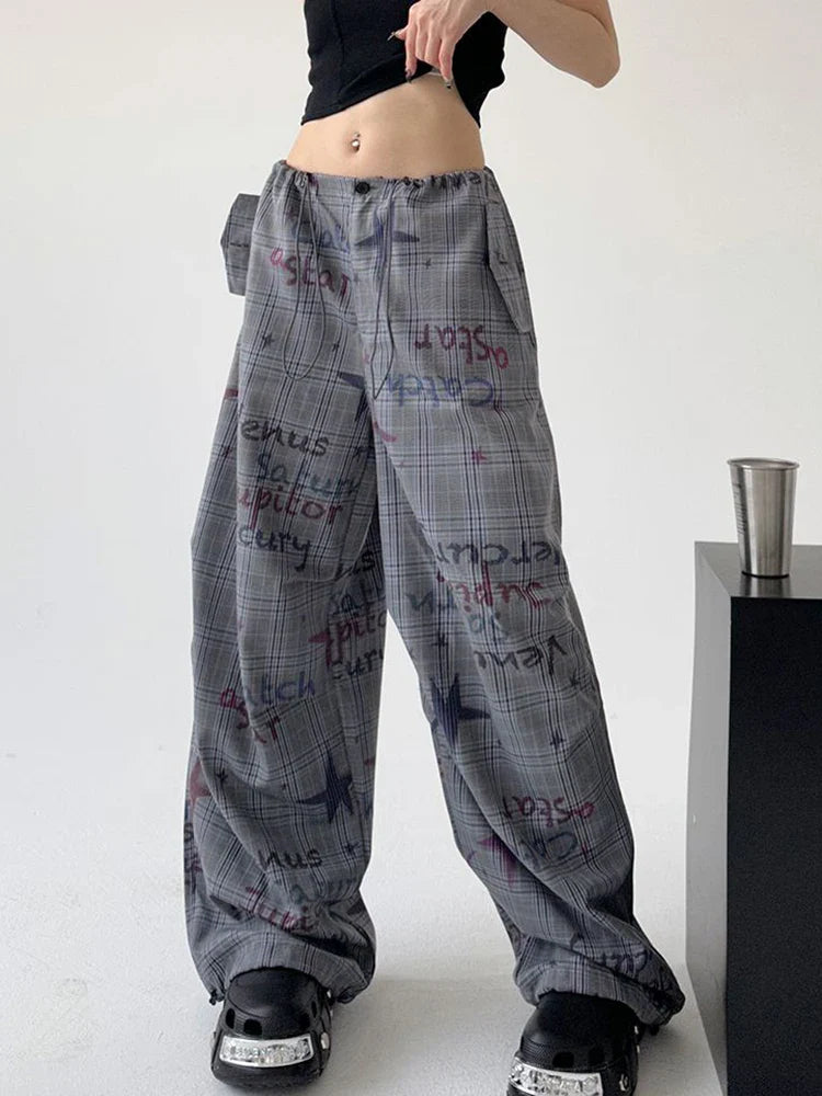 Handbemalte Vintage-Jogginghose mit weitem Bein