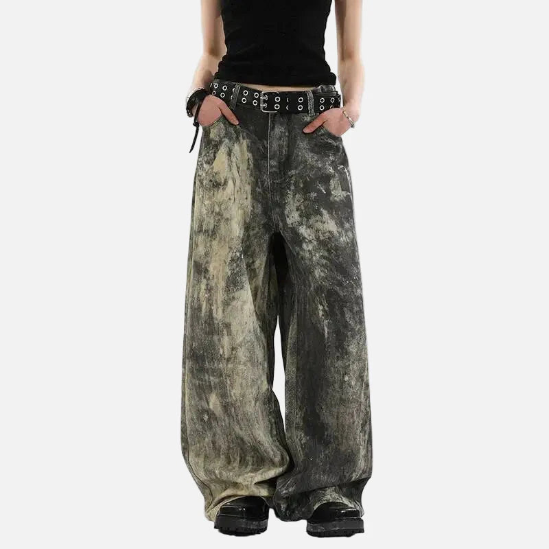 Jeans en denim vintage usés et décolorés
