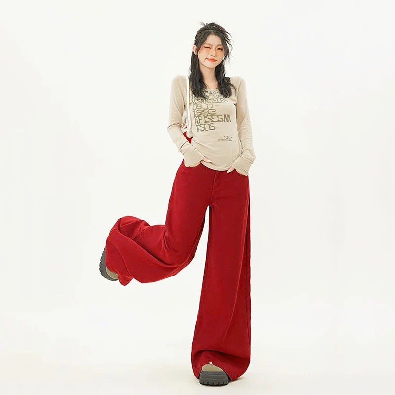 Trendige, süße, übergroße, rote Baggy-Jeans mit weitem Bein