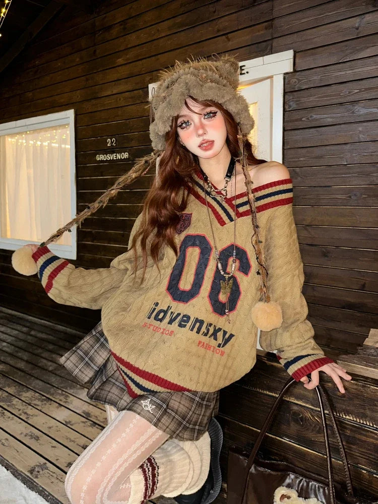 Gemütlicher Oversize-Pullover mit Vintage-Buchstabenprint
