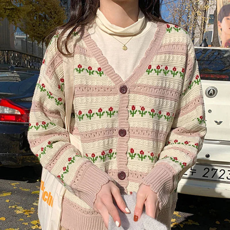 Cardigan mit Blumenmuster aus dem Garten