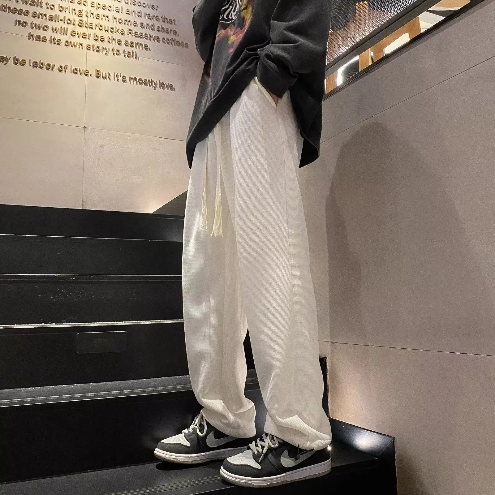 Trendige, lässige Jogginghose aus Cord-Fleece mit figurformender Wirkung
