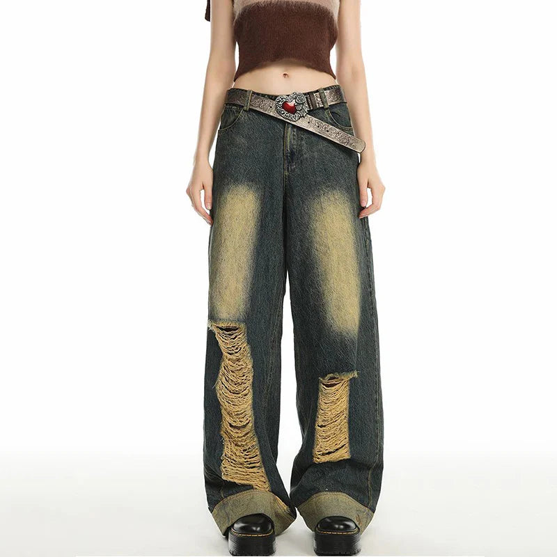 Sommerliche, zerrissene High-Waist-Jeans mit weitem Bein