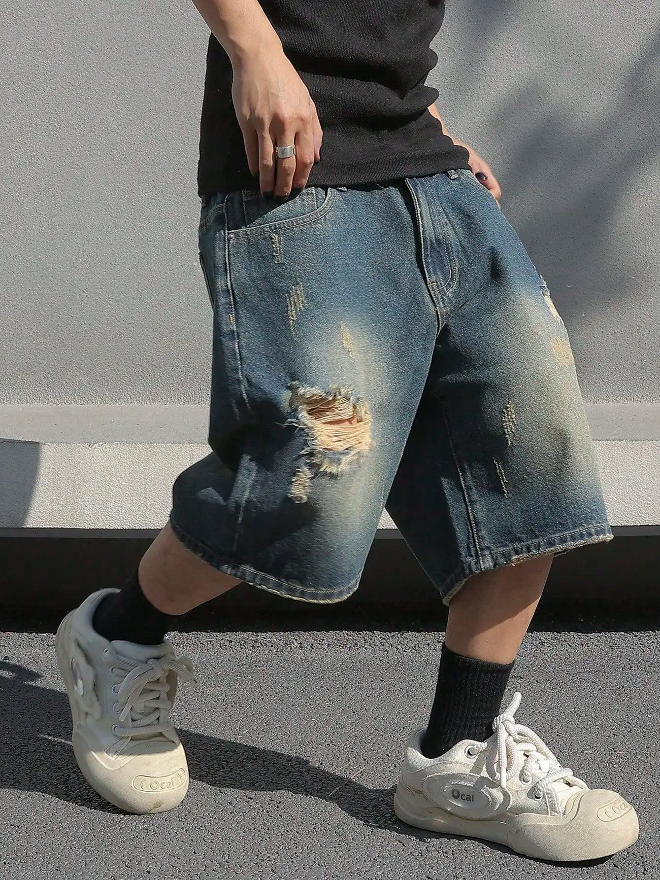 Y2K-zerrissene Jeansshorts