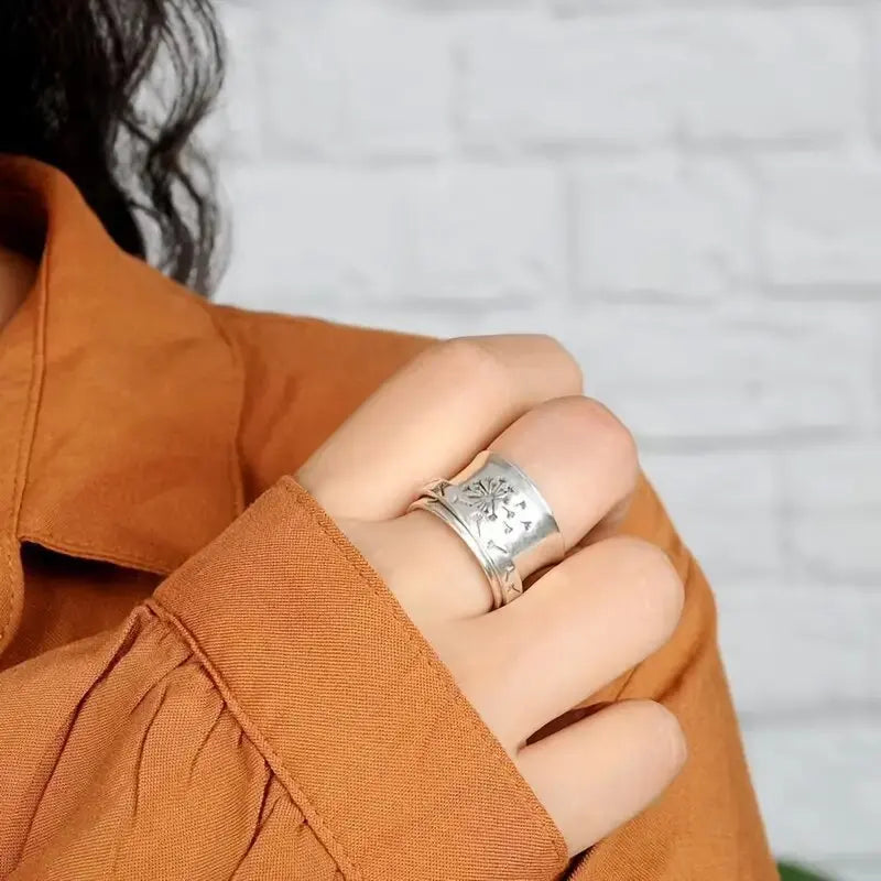 Handgefertigter Vintage-Ring in Silberfarbe mit Löwenzahnmotiv