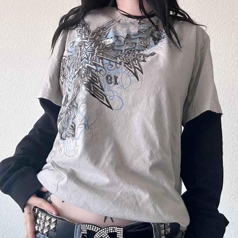 Y2K-T-Shirt mit himmlischer Symmetrie