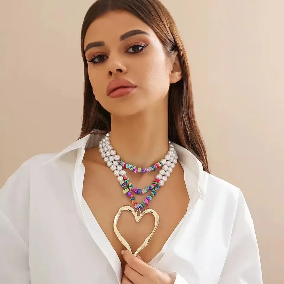 Extravagante, mehrlagige Herzanhänger-Choker-Halskette