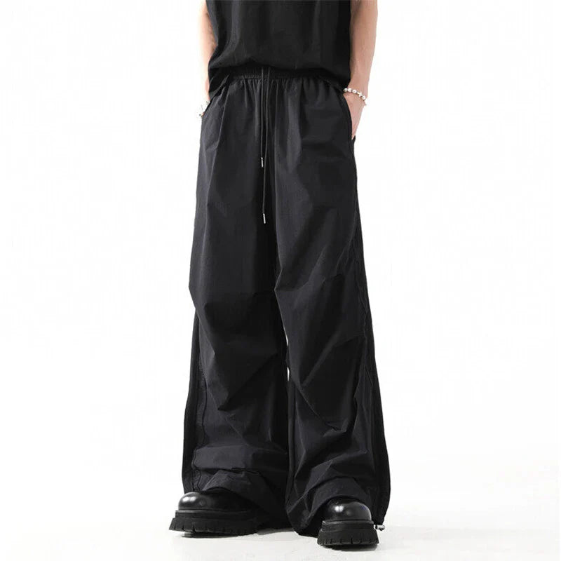 Lässige Sommerhose mit Falten und weitem Bein