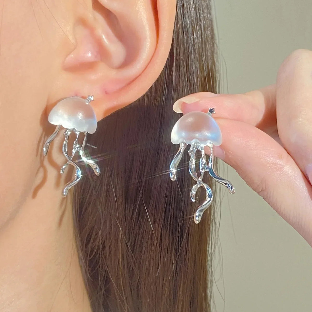 Boucles d'oreilles en cristal inspirées des méduses des profondeurs marines