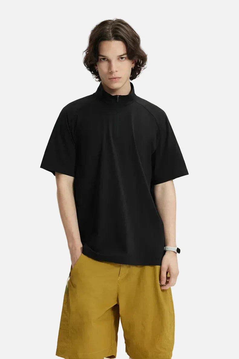 Urbanes T-Shirt mit hohem Kragen und Reißverschluss