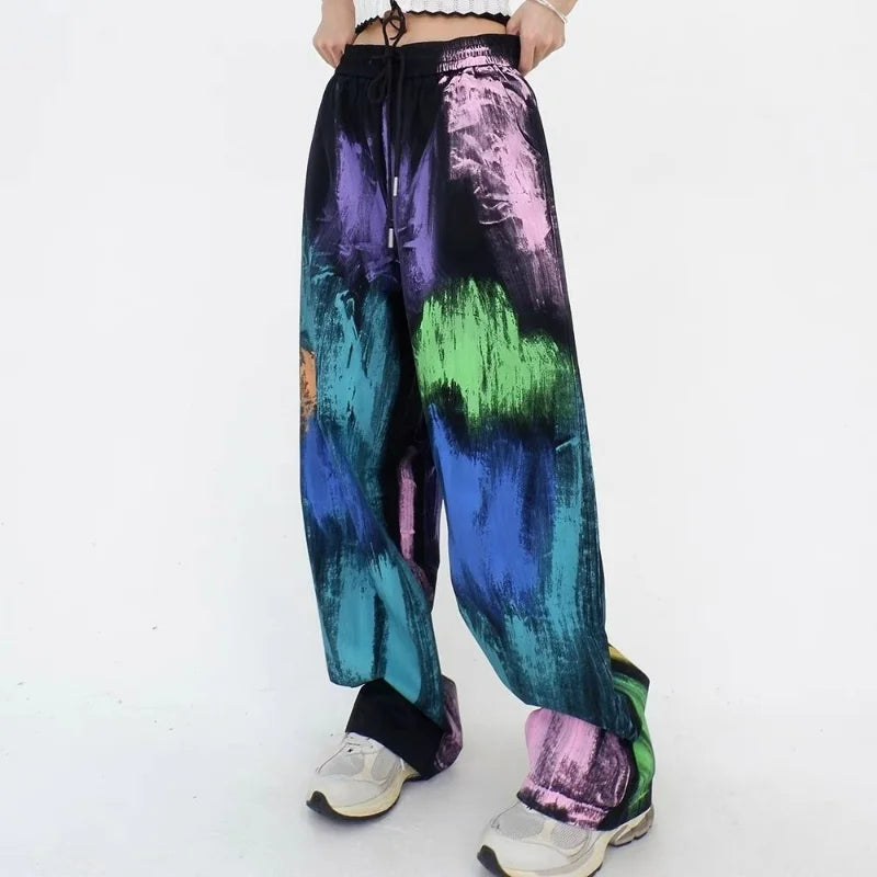 Graffiti-farbene Oversize-Hosen mit elastischem Bund