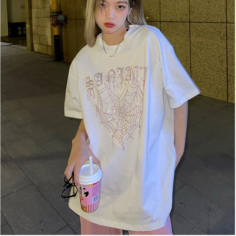 Herz-Spinnennetz-T-Shirt