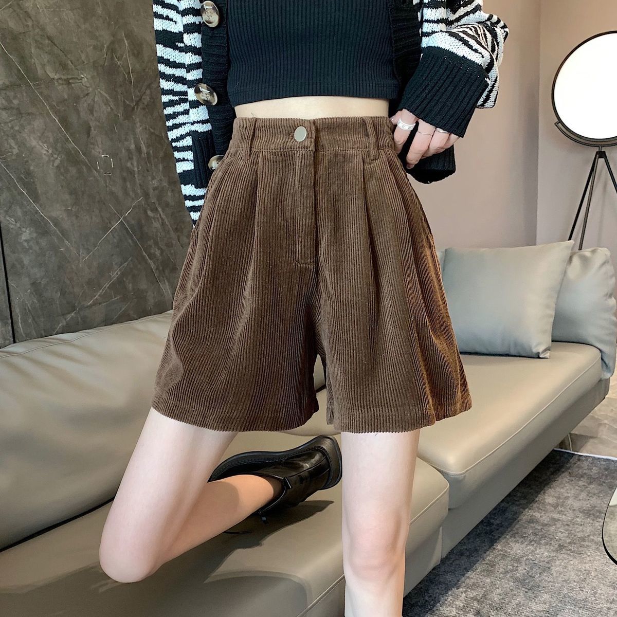 Short vintage taille haute en velours côtelé