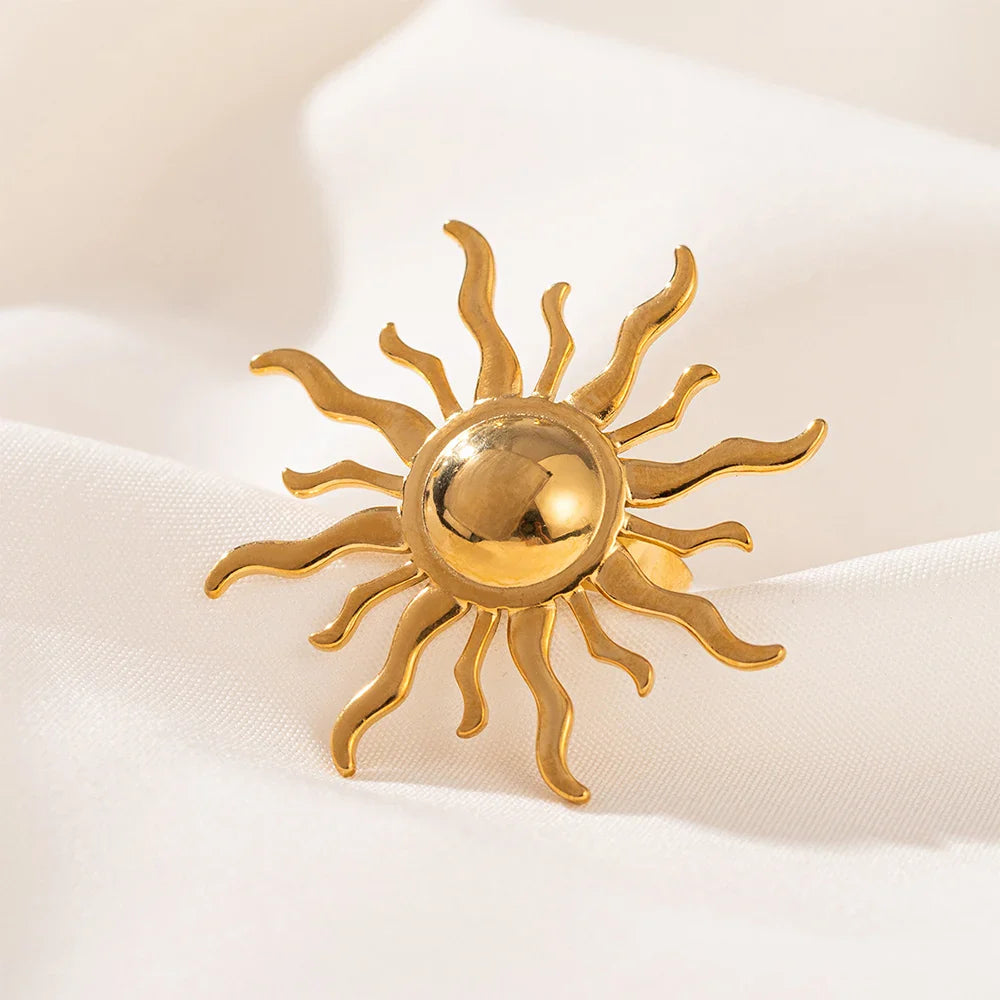 Glamouröser sonnenförmiger Goldring