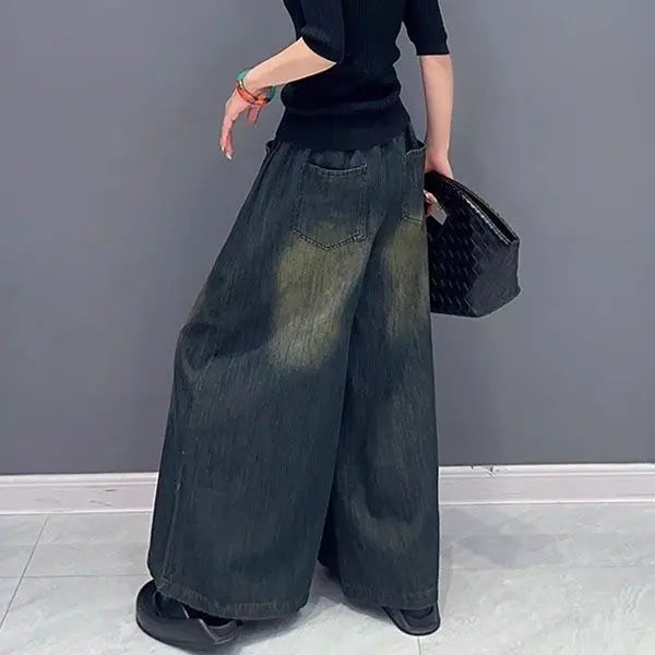 Jeans im Vintage-Stil mit chinesischer Pfauenstickerei