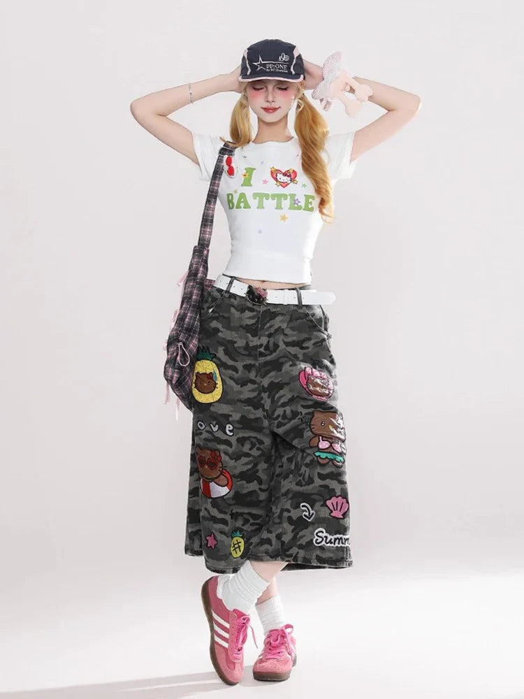 Short en jean camouflage à patchs de dessin animé Reddachic