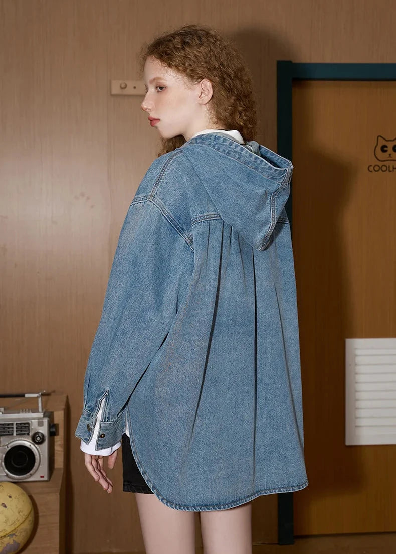 Stylische, übergroße Jeansjacke mit Kapuze im Used-Look
