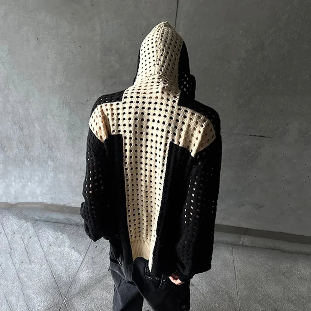 Eleganter, farblich abgesetzter Kapuzenpullover mit Cut-Outs