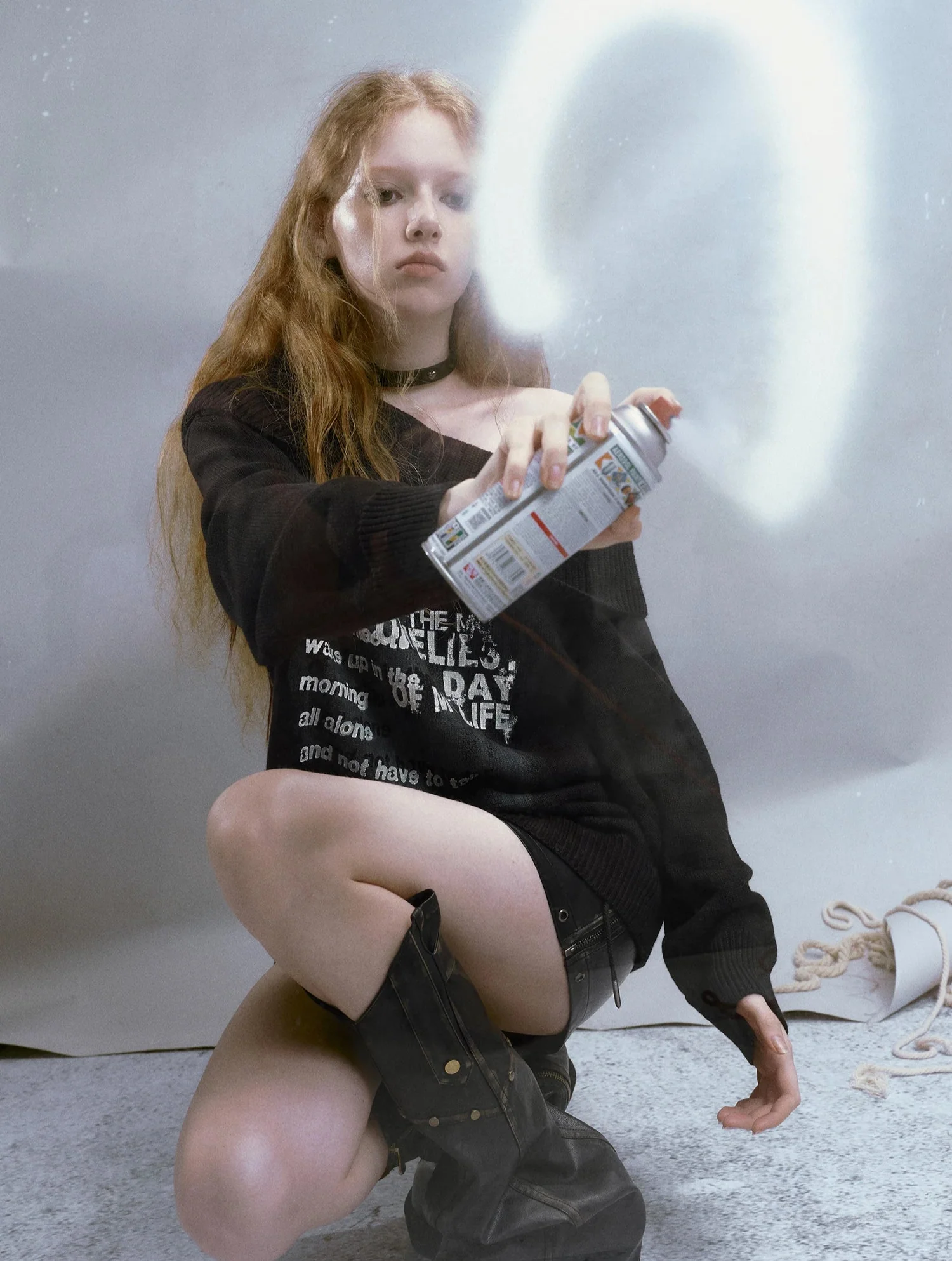 Pull à épaules dénudées style grunge vintage