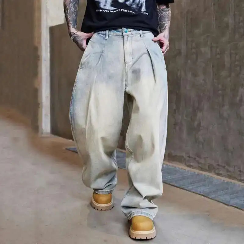 Figurschmeichelnde Vintage-Jeans mit Used-Look und weitem Bein