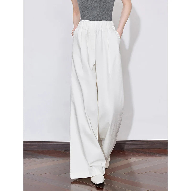 Jeans mit elastischem Bund und weitem Bein