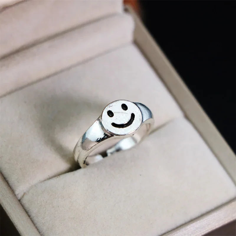 Retro-Ring mit Smiley-Gesicht in Silber