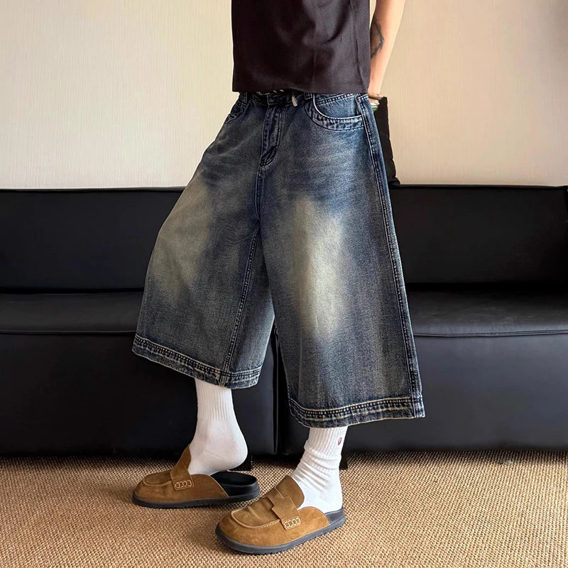 Einfarbige Jeans-Shorts im amerikanischen Stil