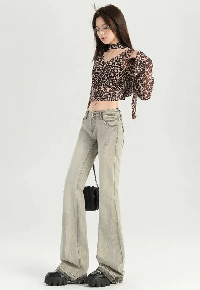 Stilvolle ausgestellte Stretch-Jeans mit mittelhohem Bund