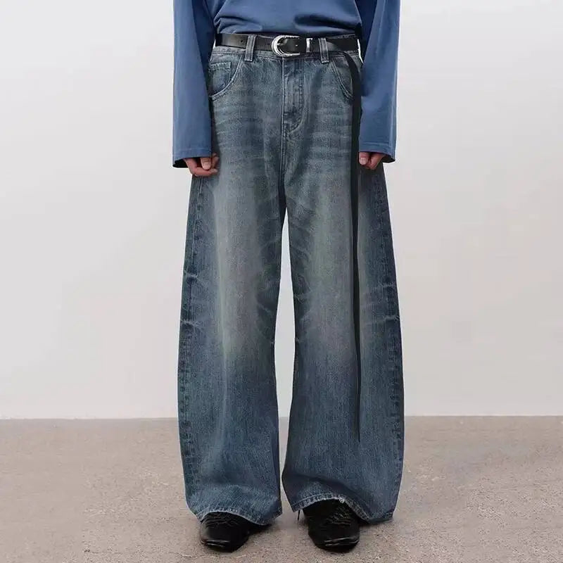 Jean en denim tendance à coupe cintrée