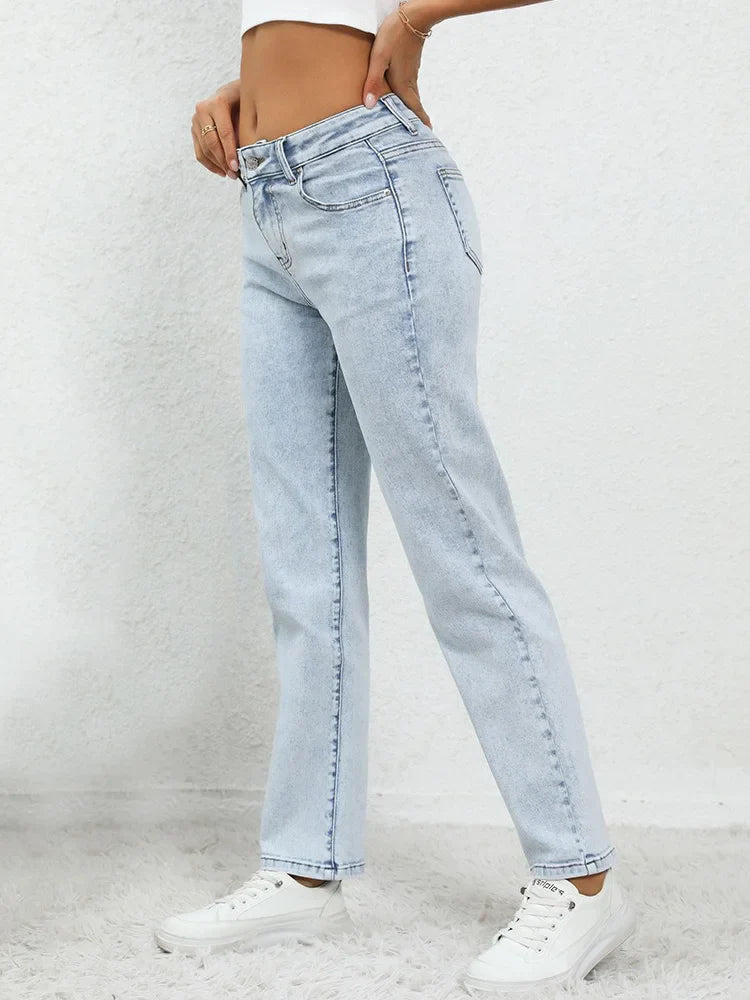 Vielseitige, hellblaue Jeans für jeden Tag, mittelhoch geschnitten