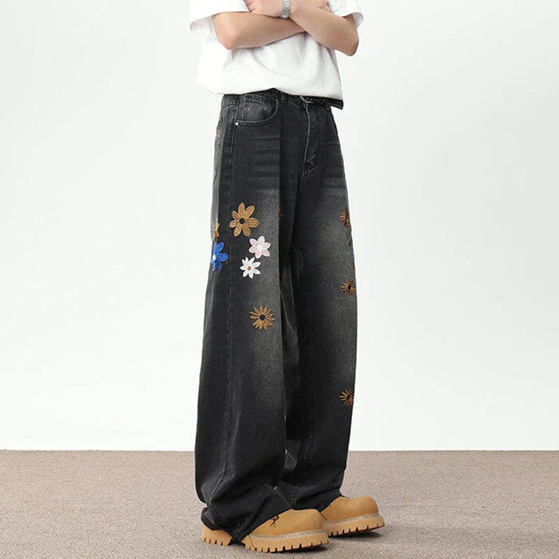Attraktive, bestickte Jeans mit weitem Bein
