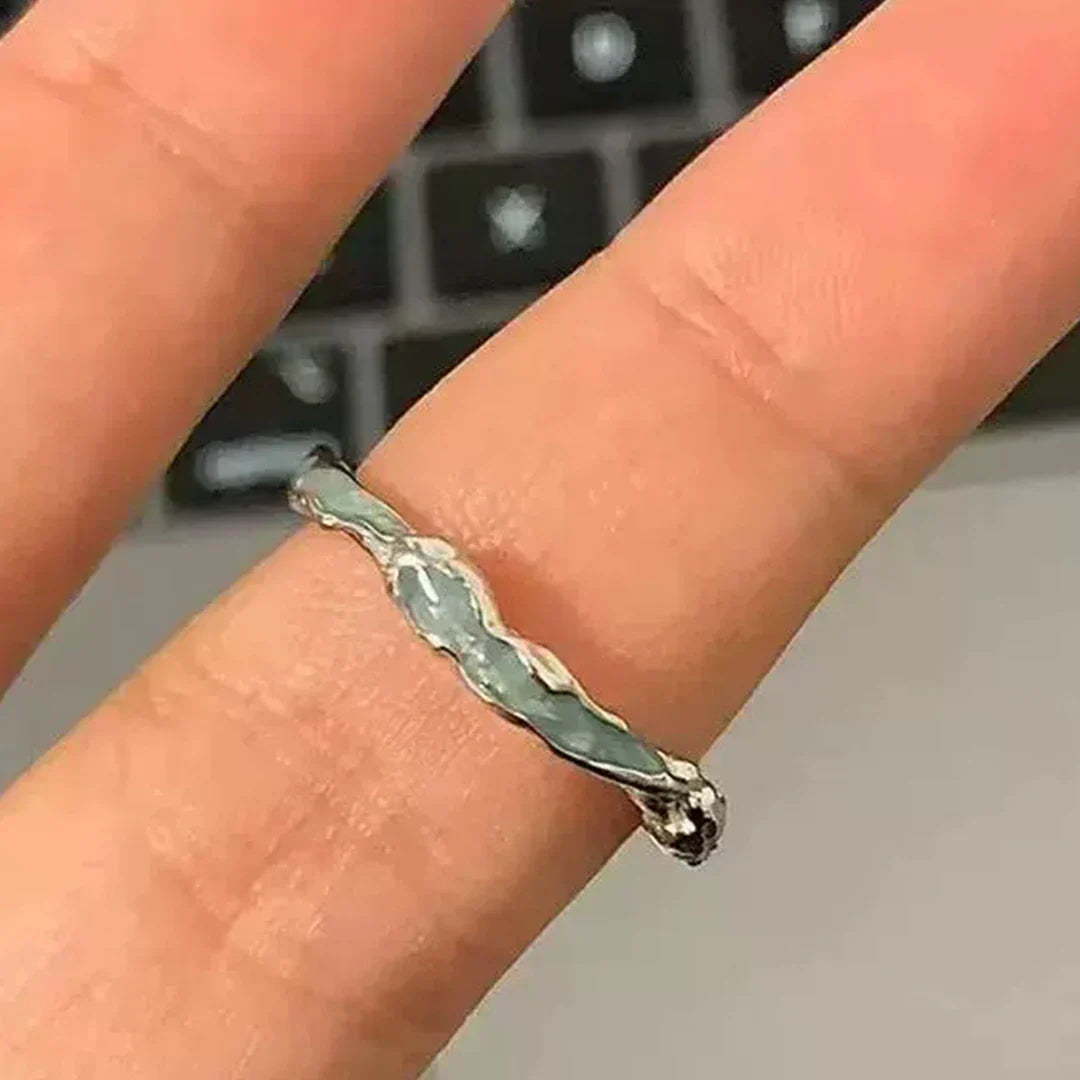 Ring aus Sterlingsilber mit kühler blauer Tropfenglasur