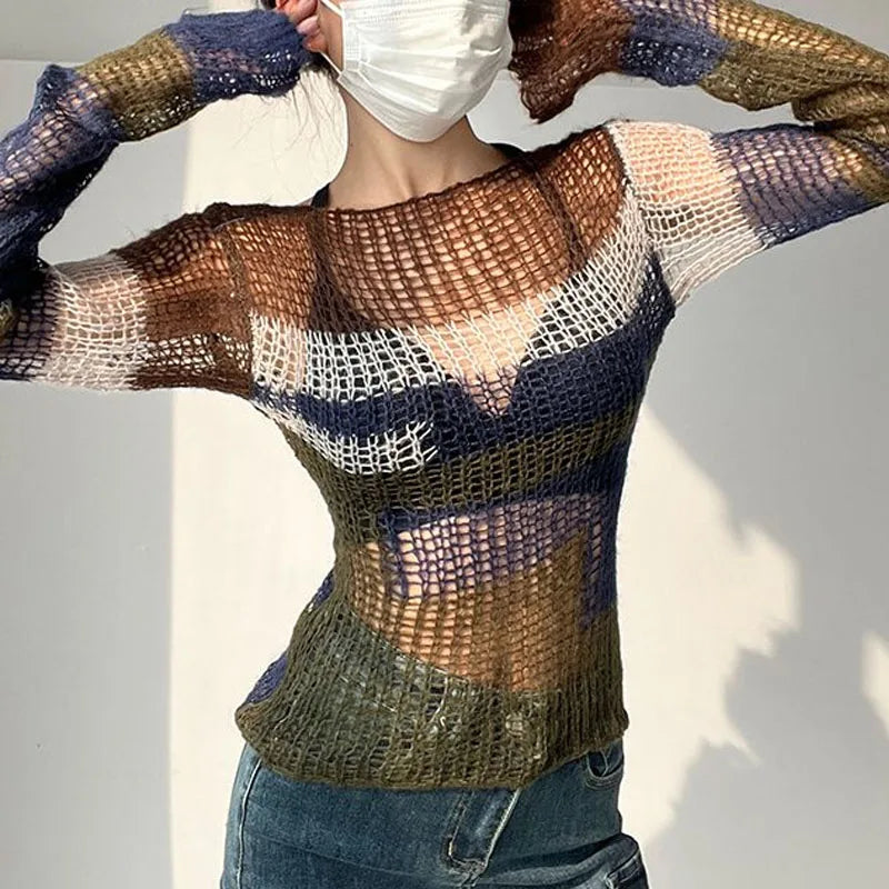 Streifenpullover mit kontrastierenden Farben, offenem Rücken und Cut-Outs