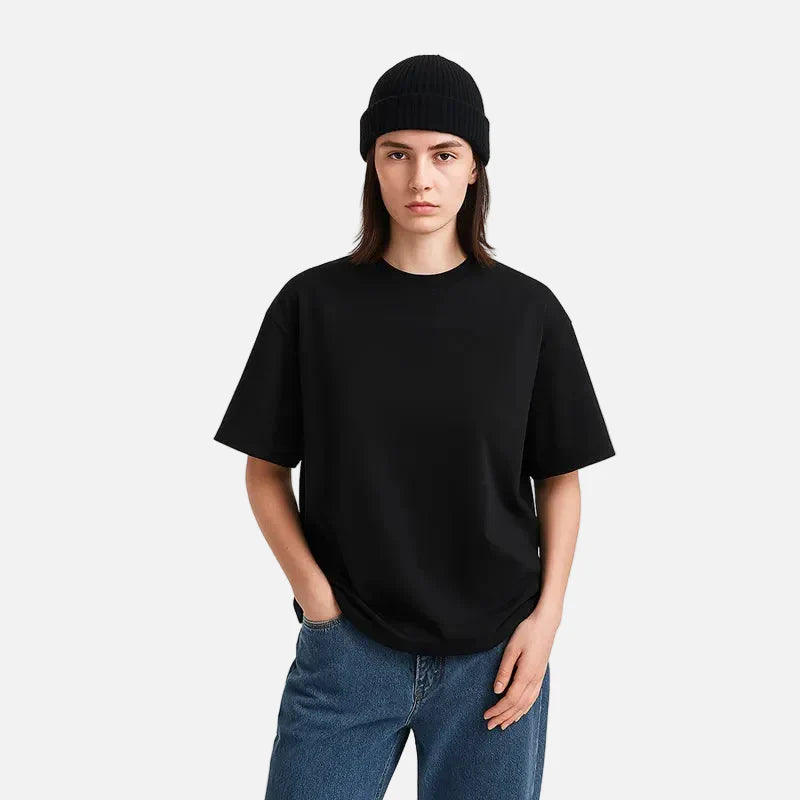 T-shirt minimaliste noir en coton à épaules tombantes