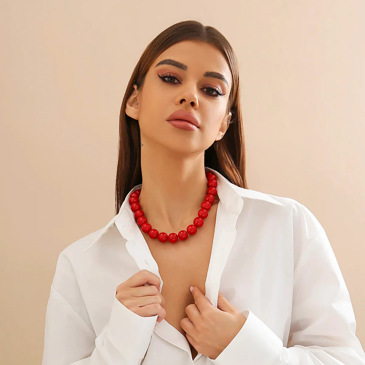 Collier gothique audacieux rouge et noir en acrylique