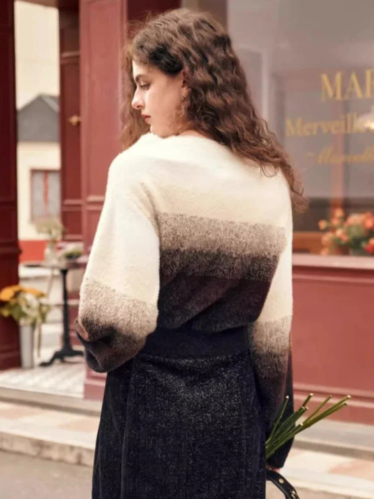 Weicher, kuscheliger Strickpullover mit U-Boot-Ausschnitt