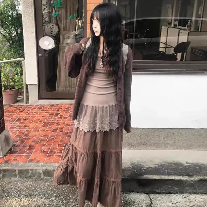 Unterkleid mit Spitzensaum